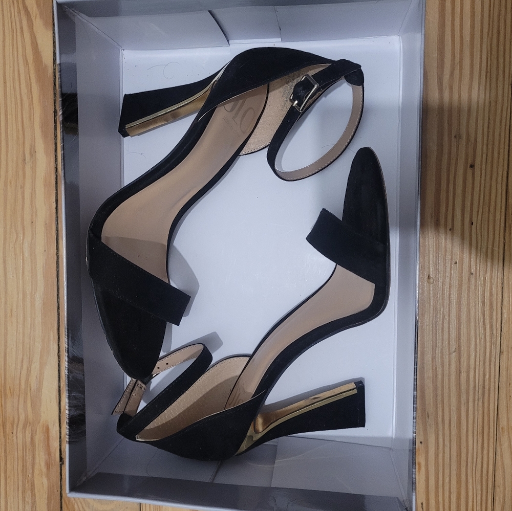 Heels: JLo Hidee
